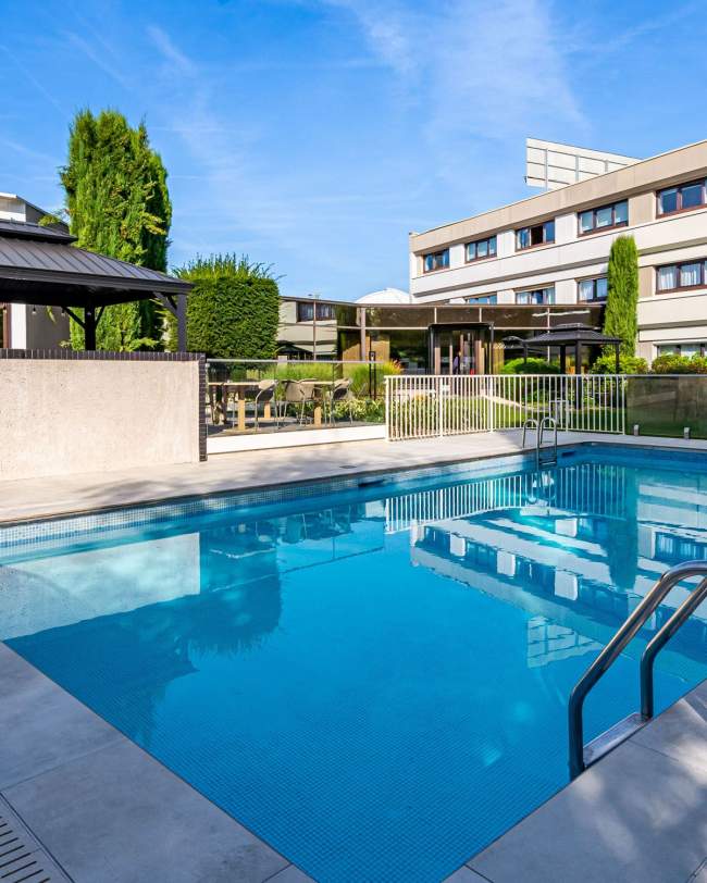 Novotel Collégien · 4-star Hotel Marne-la-Vallée · swimming pool